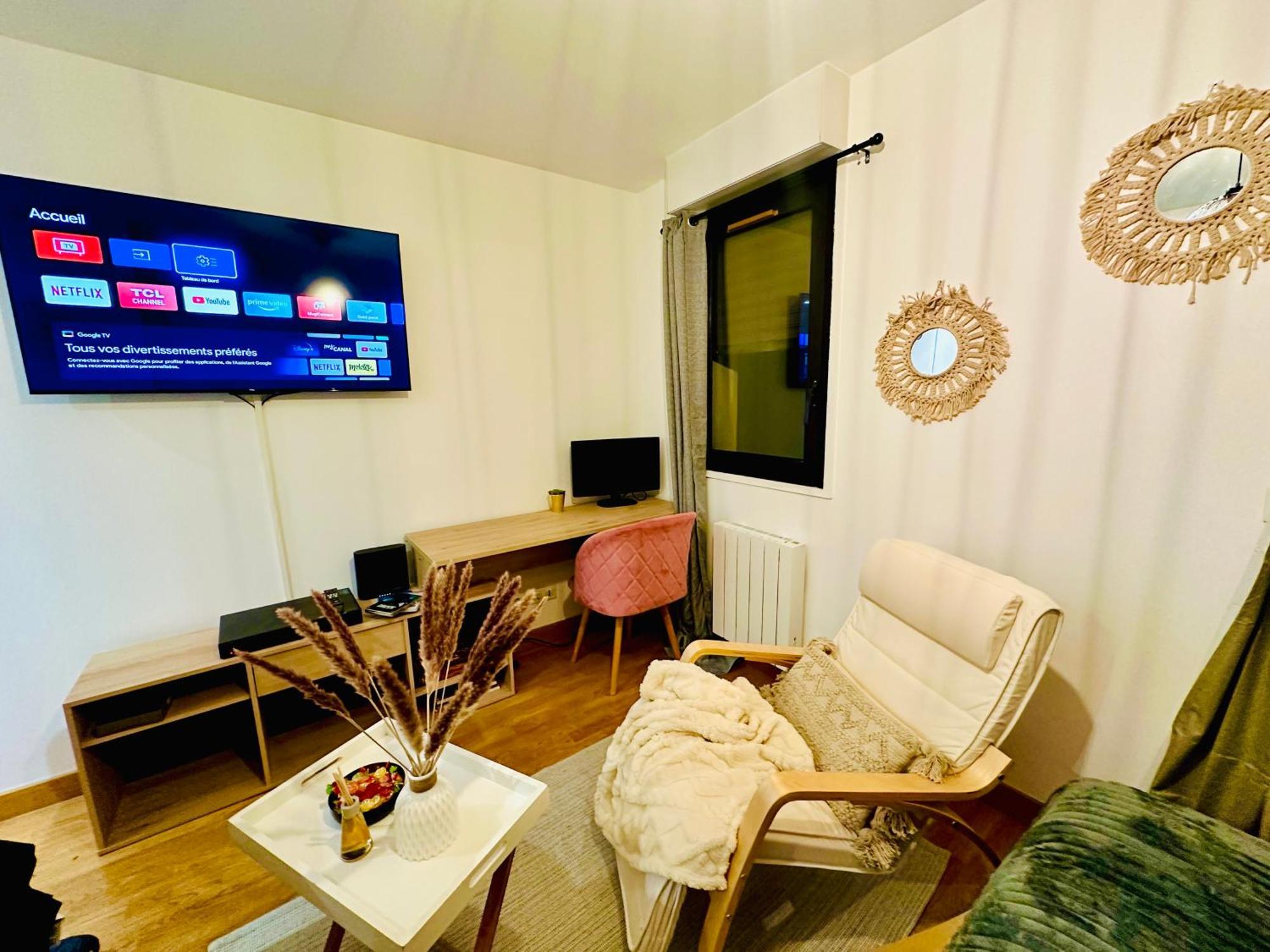 Appartement Elegant A Conflant コンフラン・サントノリーヌ エクステリア 写真