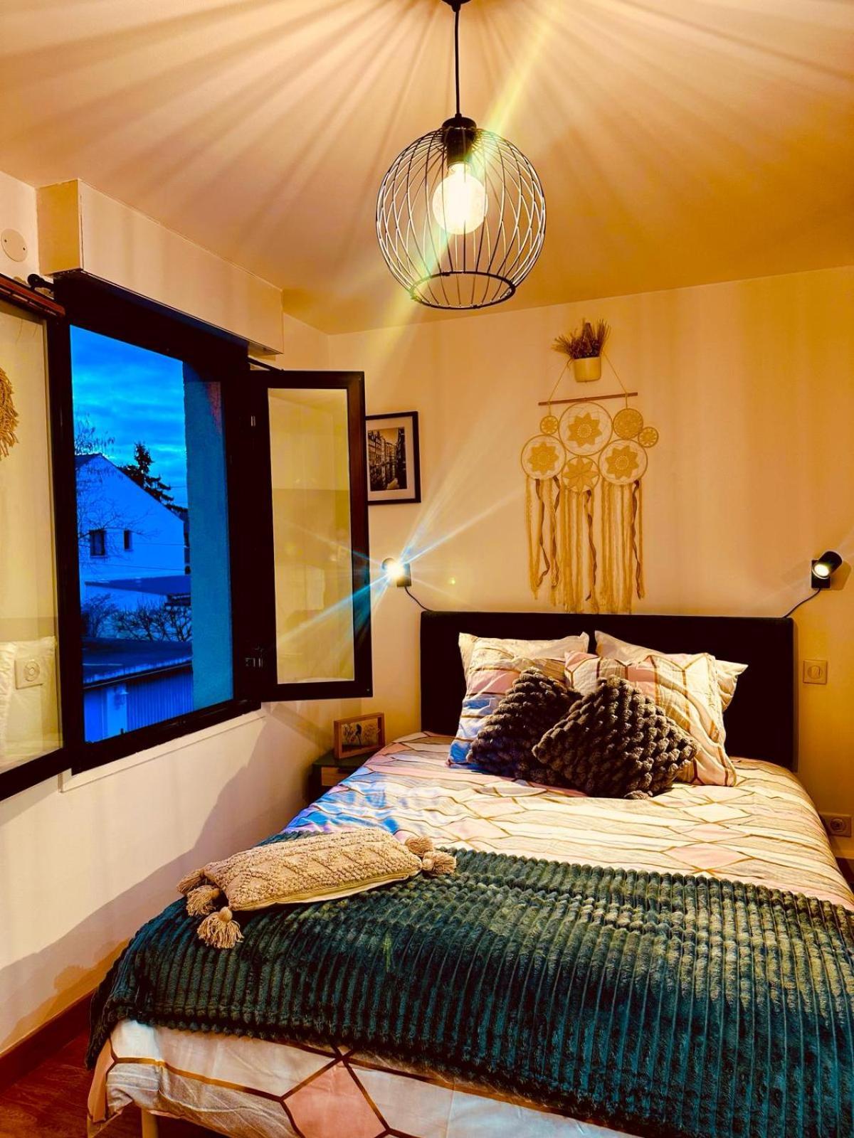 Appartement Elegant A Conflant コンフラン・サントノリーヌ エクステリア 写真