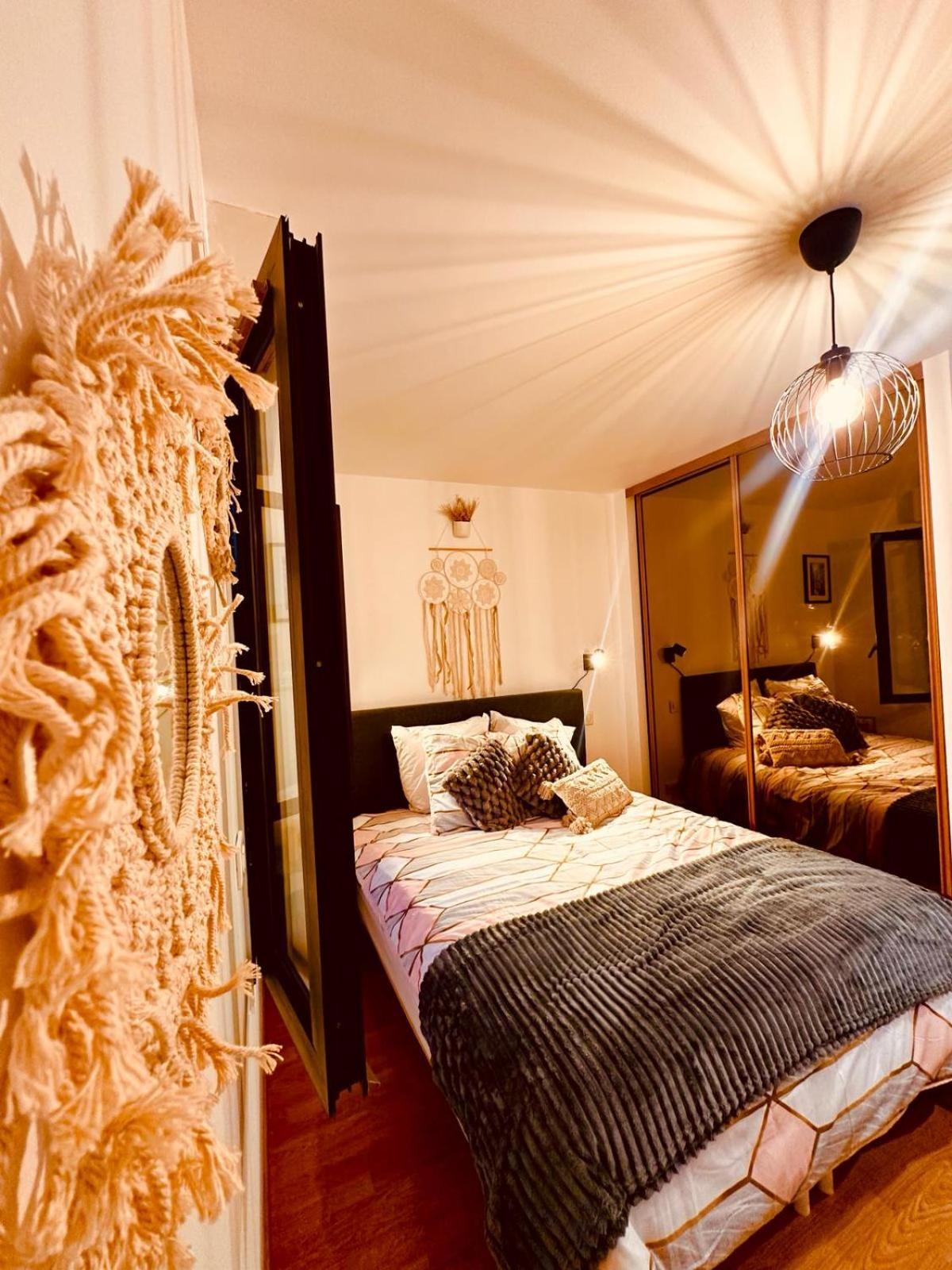 Appartement Elegant A Conflant コンフラン・サントノリーヌ エクステリア 写真